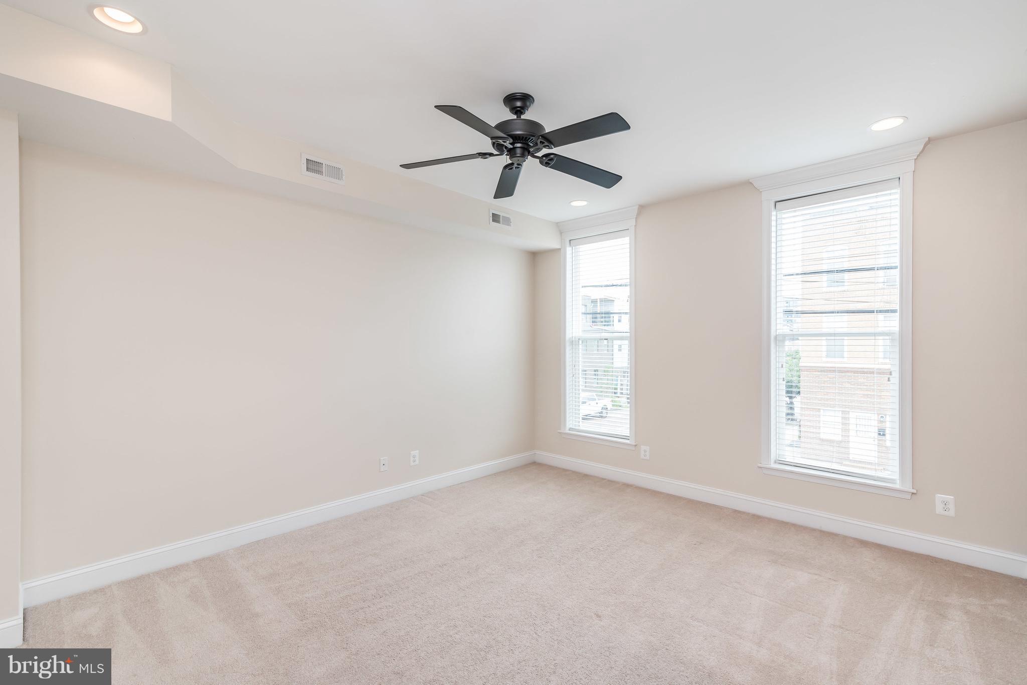 LOCUST POINT - Residential