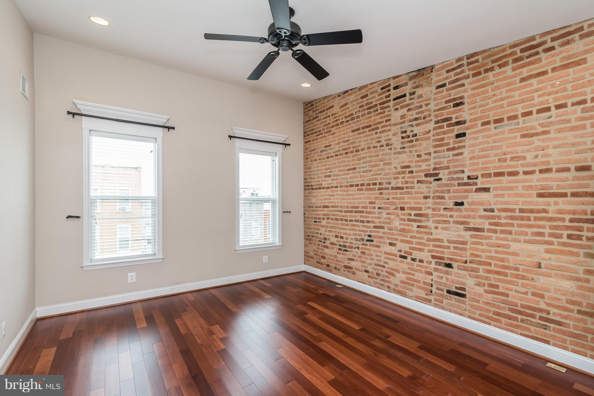 LOCUST POINT - Residential