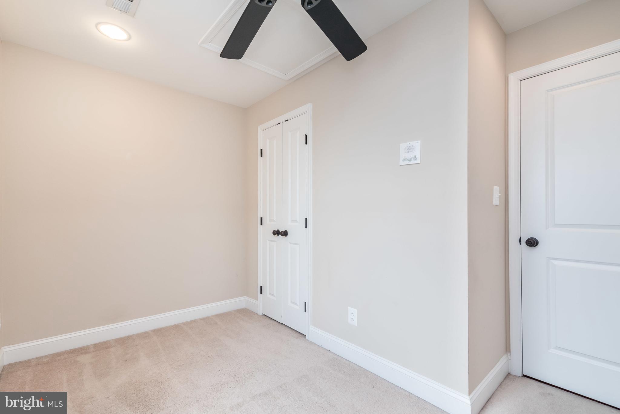 LOCUST POINT - Residential