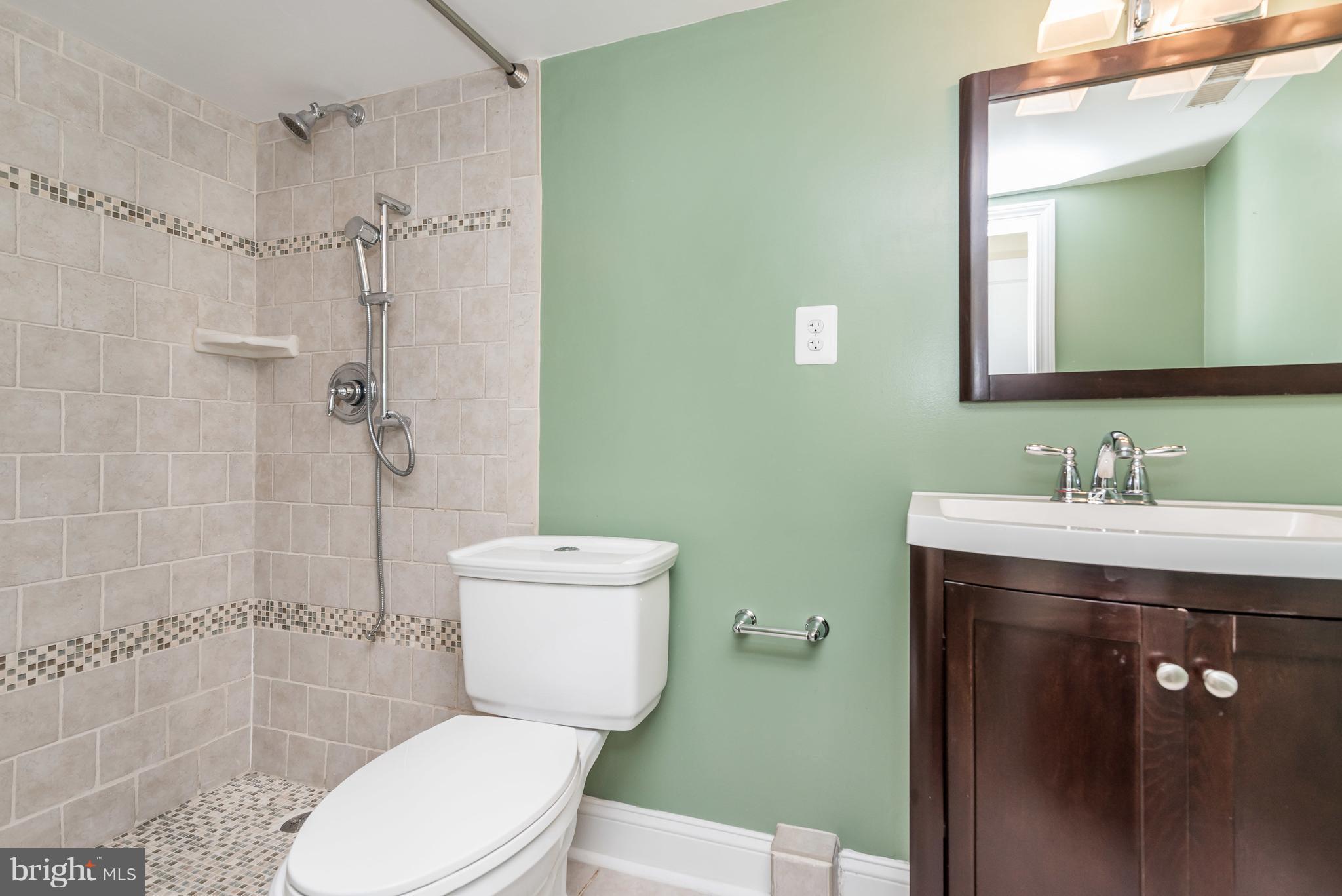 LOCUST POINT - Residential