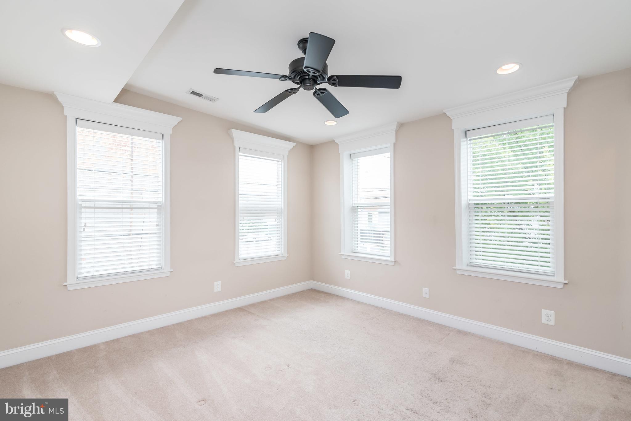 LOCUST POINT - Residential