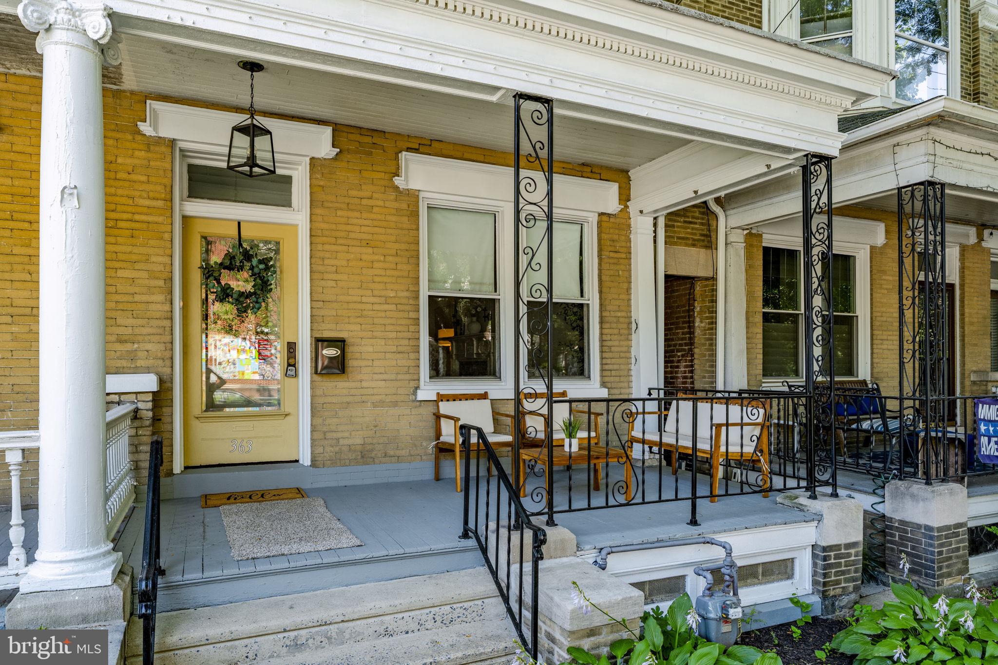 363 COLLEGE AVENUE