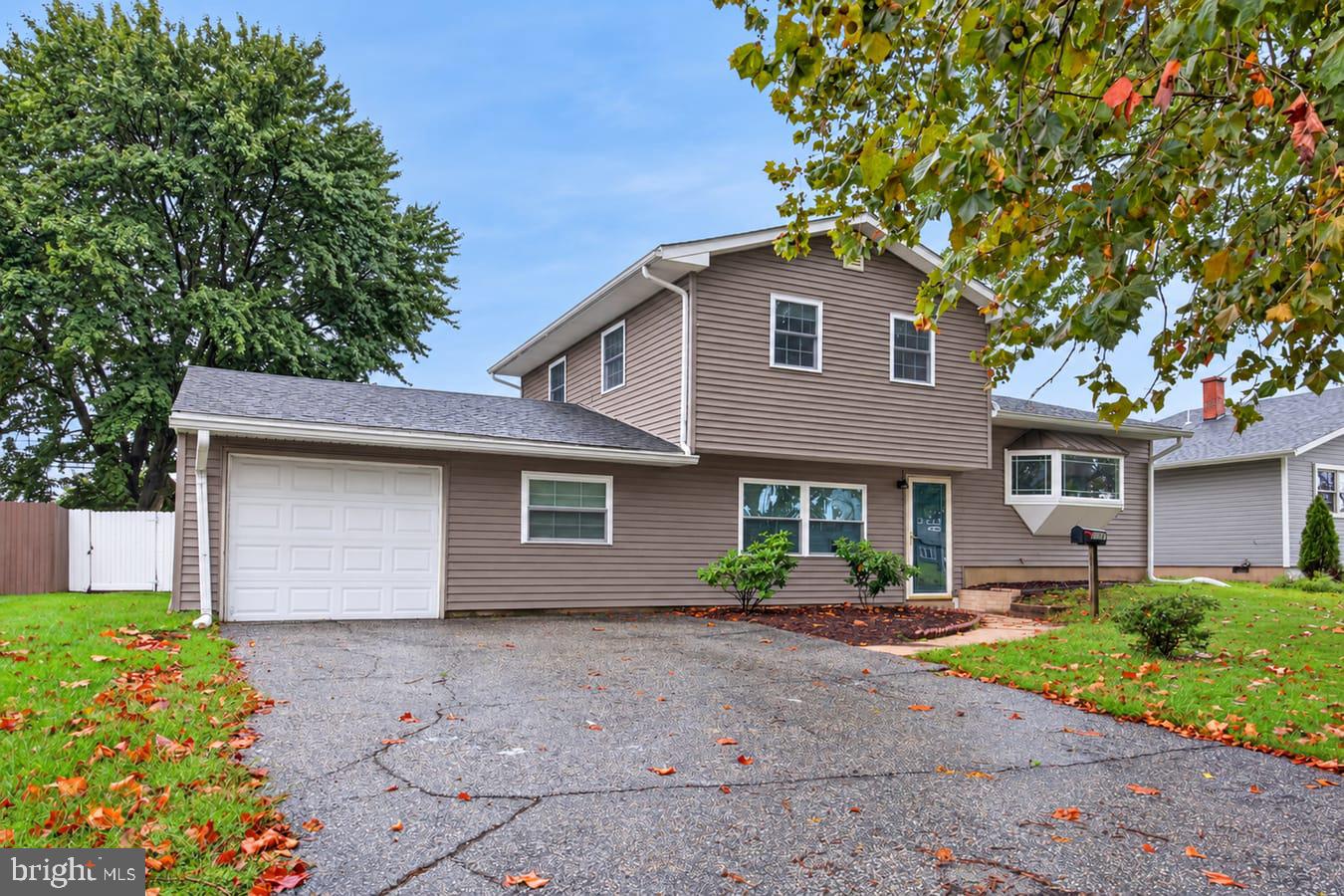 1127 GREENTREE ROAD