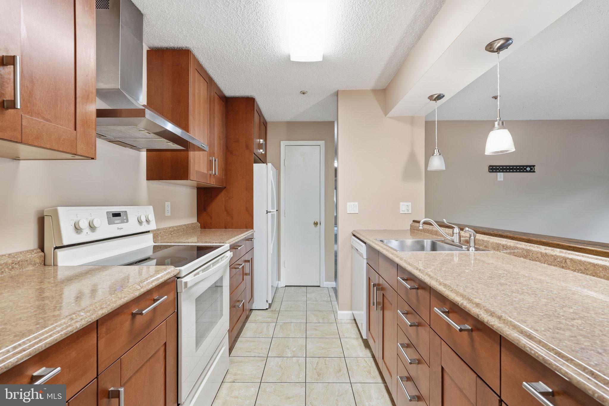WINTERGATE AT LONGMEAD CROSSING - Residential