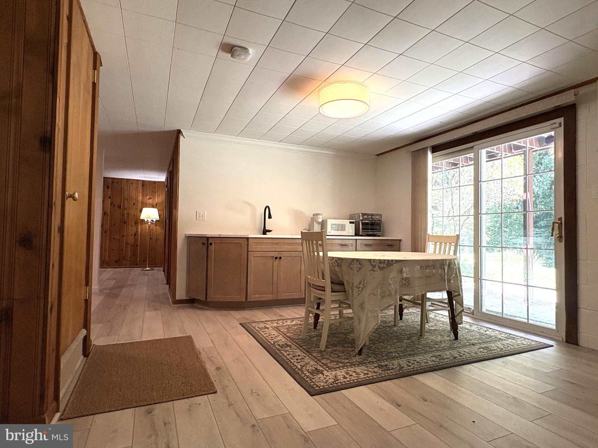 1004 DIXON DRIVE