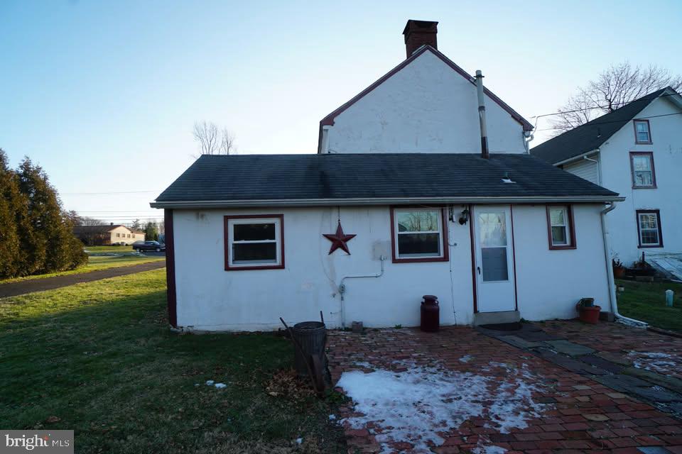 This Single Family 1 bedroom 1 bath home has a 2nd floor bedroom and was recently redone. It has central air, a large eat-in kitchen and exposed beams throughout. A lot of old world/farmhouse charm in this home. It is located in the highly desirable and conveniently located city of Silverdale (next to Perkasie) on route 152 (near 113).
It has a newer kitchen cabinets, appliances, flooring, paint, etc... It has it's own private drive and a storage sheds/workshop along with a decent size yard. (So work trucks are allowed.) It is located near 113 and Hilltown Pike, minutes from Souderton, Dublin, and Hatfield .
1 year lease is required, after that it is month to month. Tenant is responsible for electric, water/sewer, sanitation, & cable/telephone.
An application is required and information will be verified. There is an application fee of $40 per adult.
Thanks,
Family Home Properties