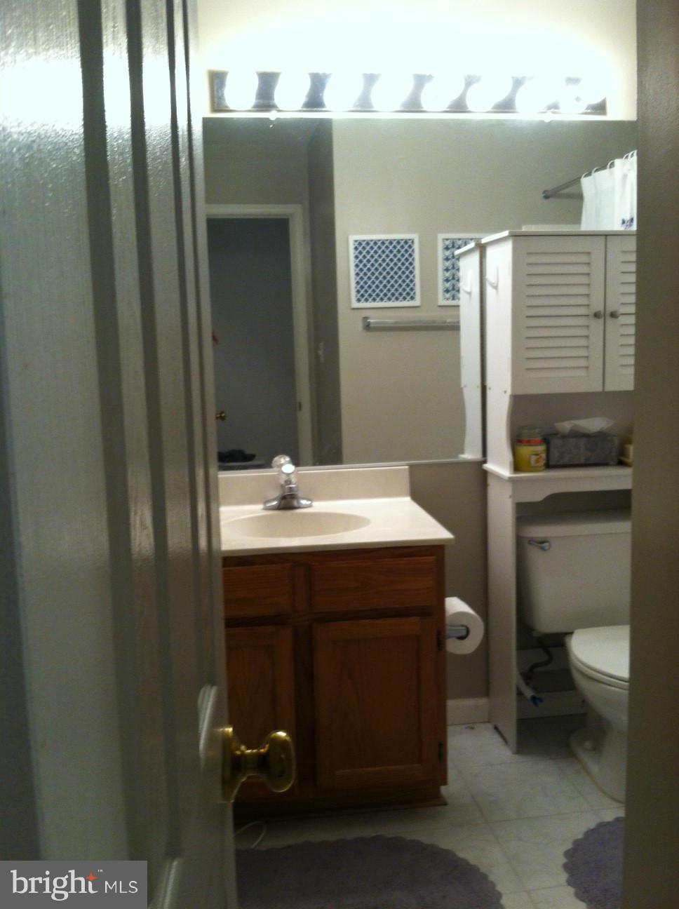 FAIR LAKES LAND BAY - Residential Lease