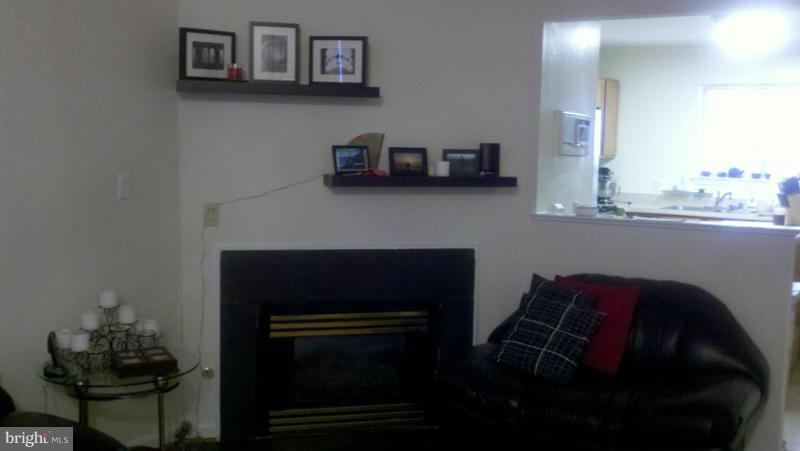 FAIR LAKES LAND BAY - Residential Lease