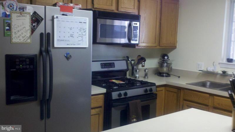 FAIR LAKES LAND BAY - Residential Lease