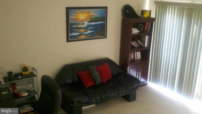 FAIR LAKES LAND BAY - Residential Lease