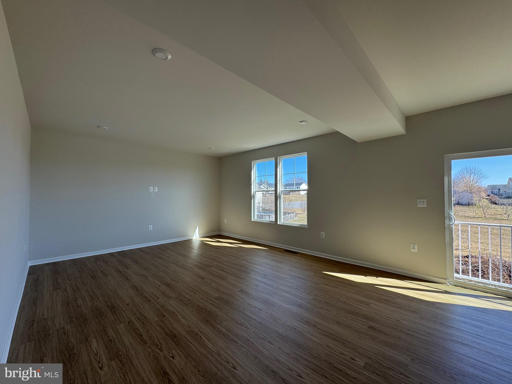 PRESIDENTS POINTE - Residential