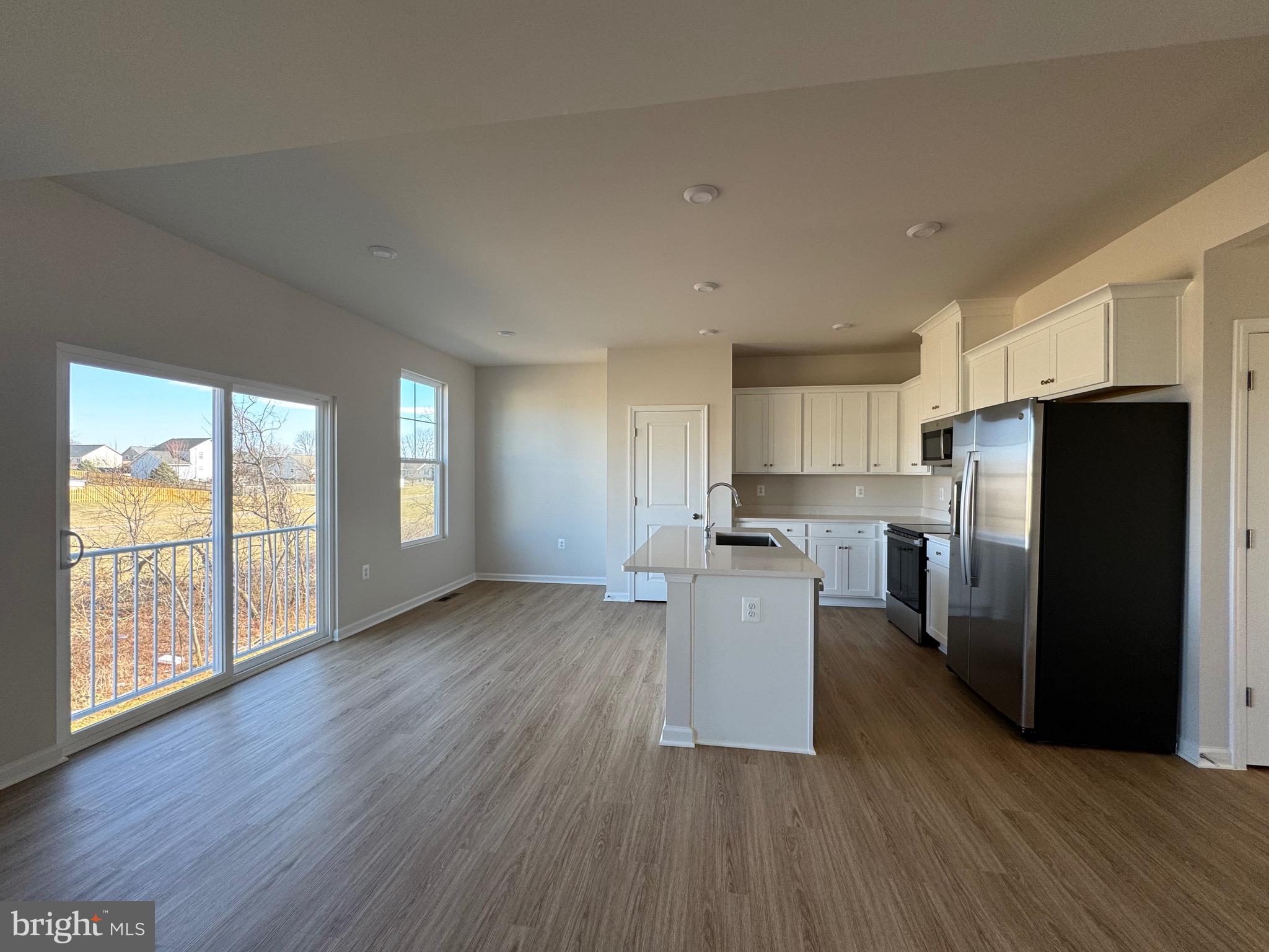 PRESIDENTS POINTE - Residential