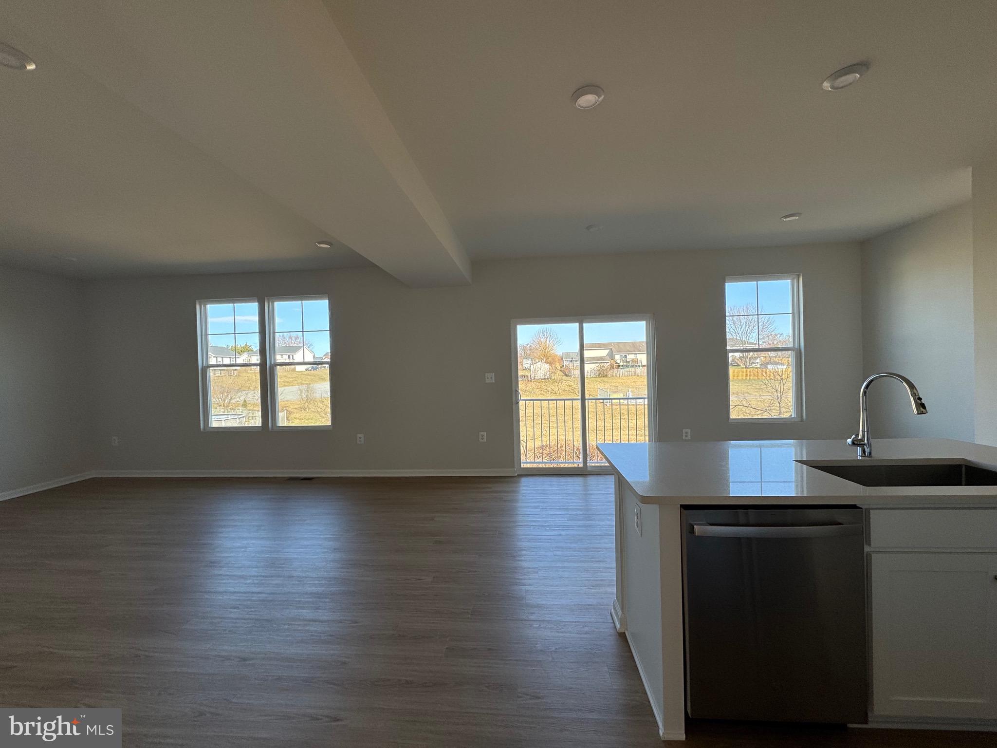 PRESIDENTS POINTE - Residential