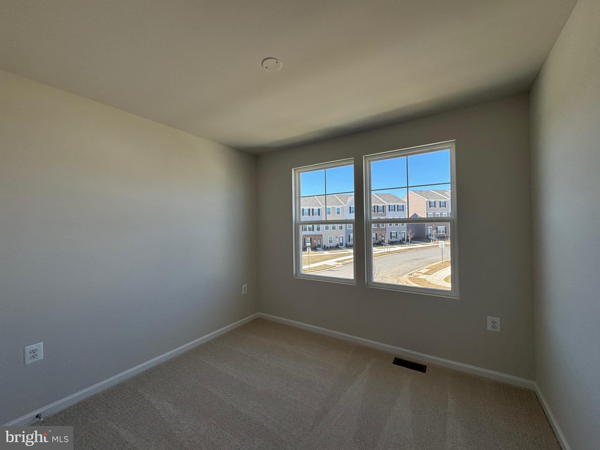 PRESIDENTS POINTE - Residential