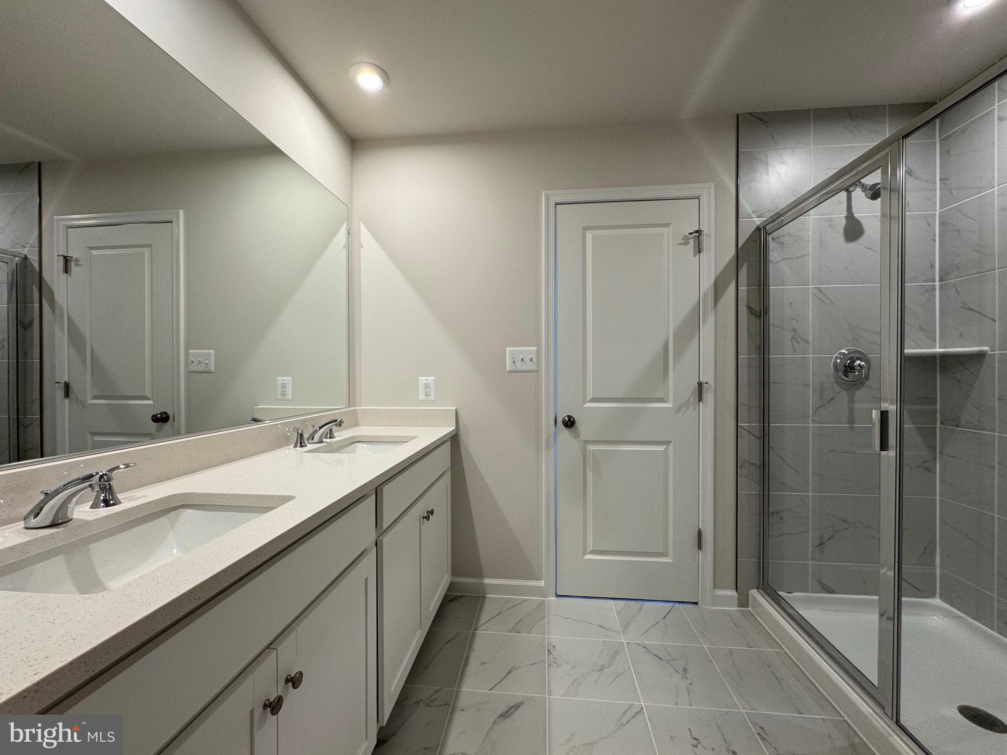 PRESIDENTS POINTE - Residential