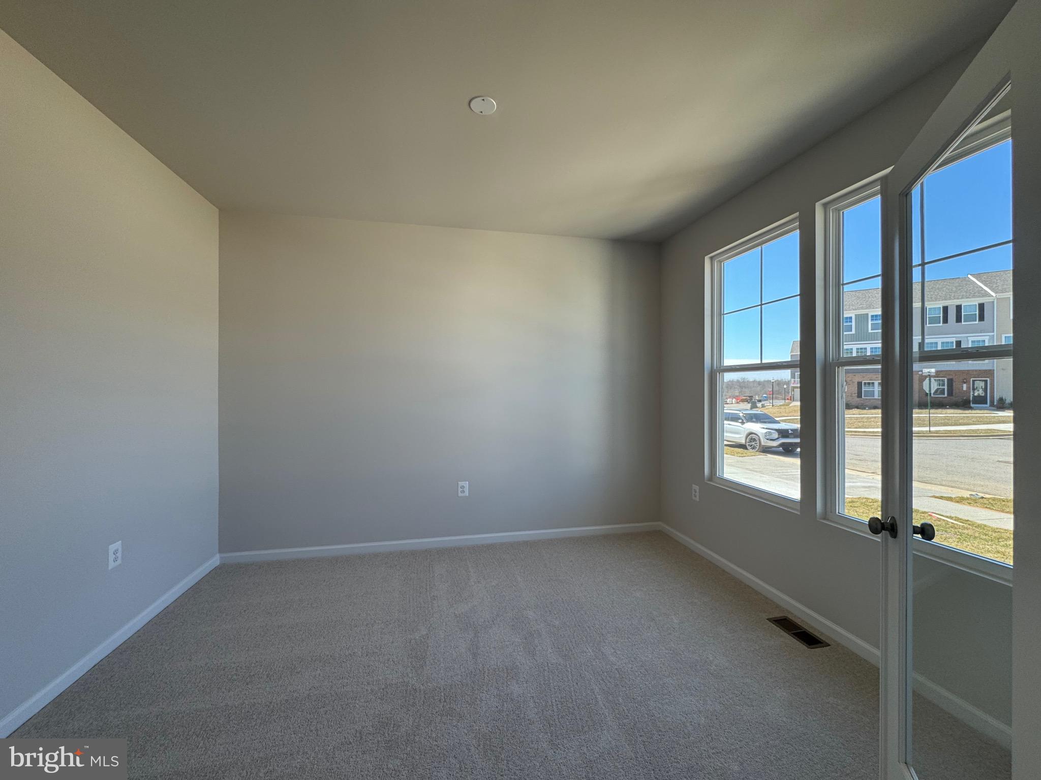 PRESIDENTS POINTE - Residential