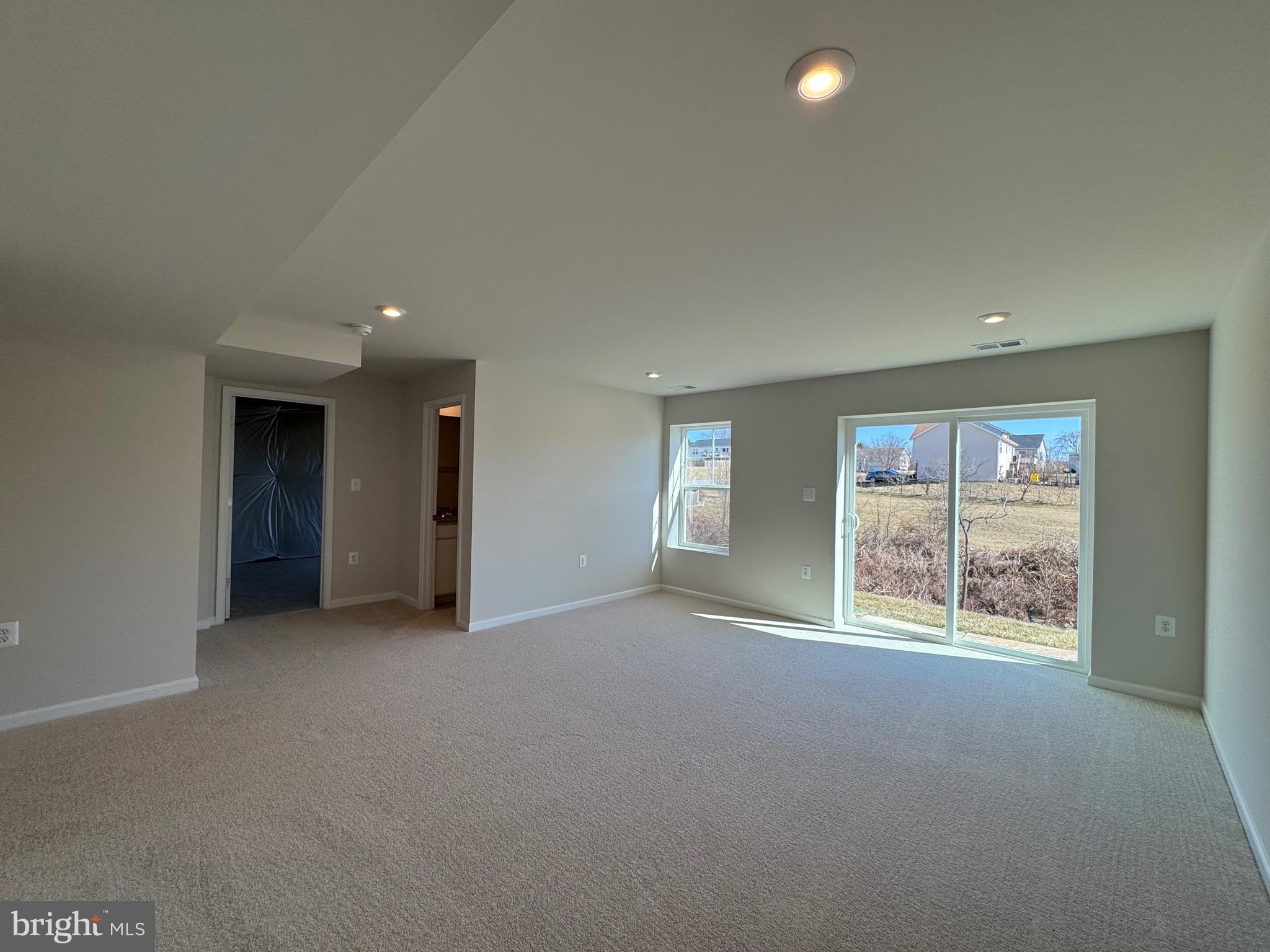 PRESIDENTS POINTE - Residential