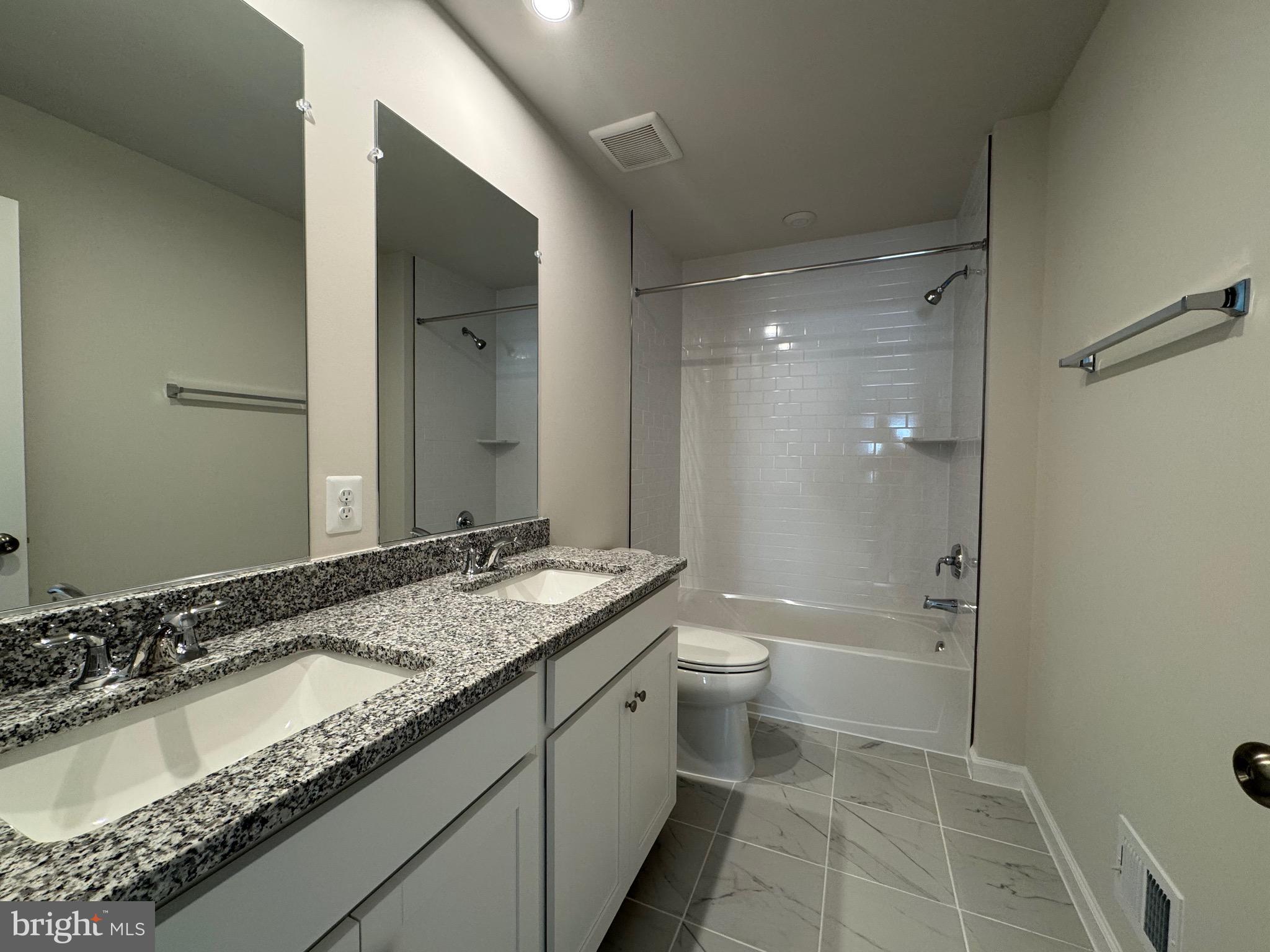 PRESIDENTS POINTE - Residential