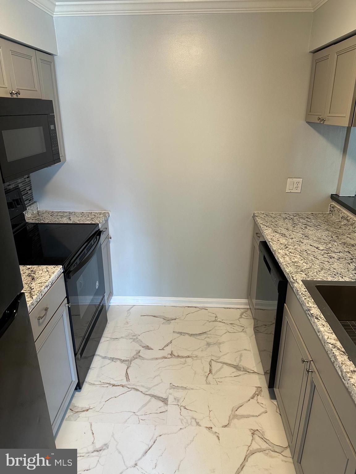 CROMWELL FOUNTAIN - Residential Lease