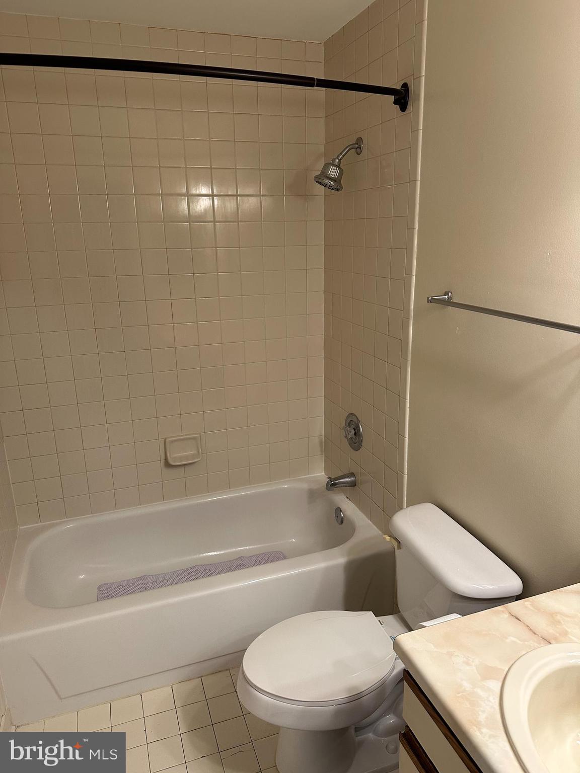 CROMWELL FOUNTAIN - Residential Lease