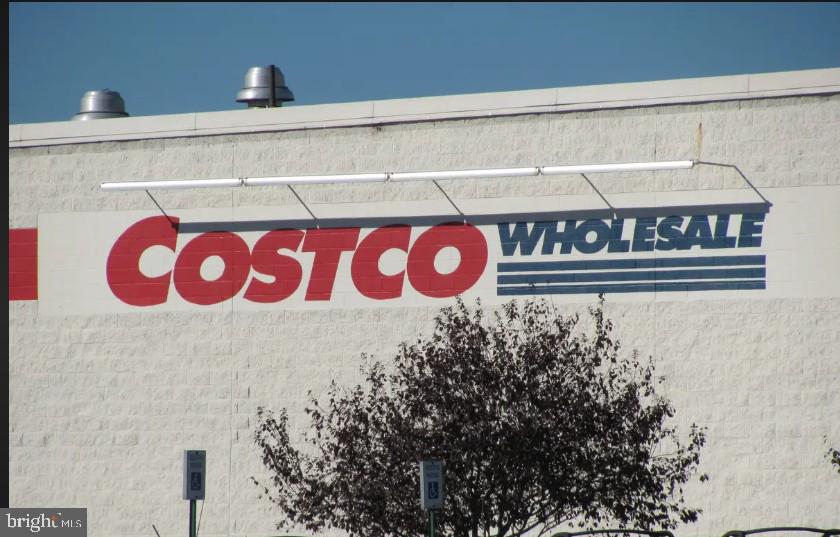 CROMWELL FOUNTAIN - Residential Lease