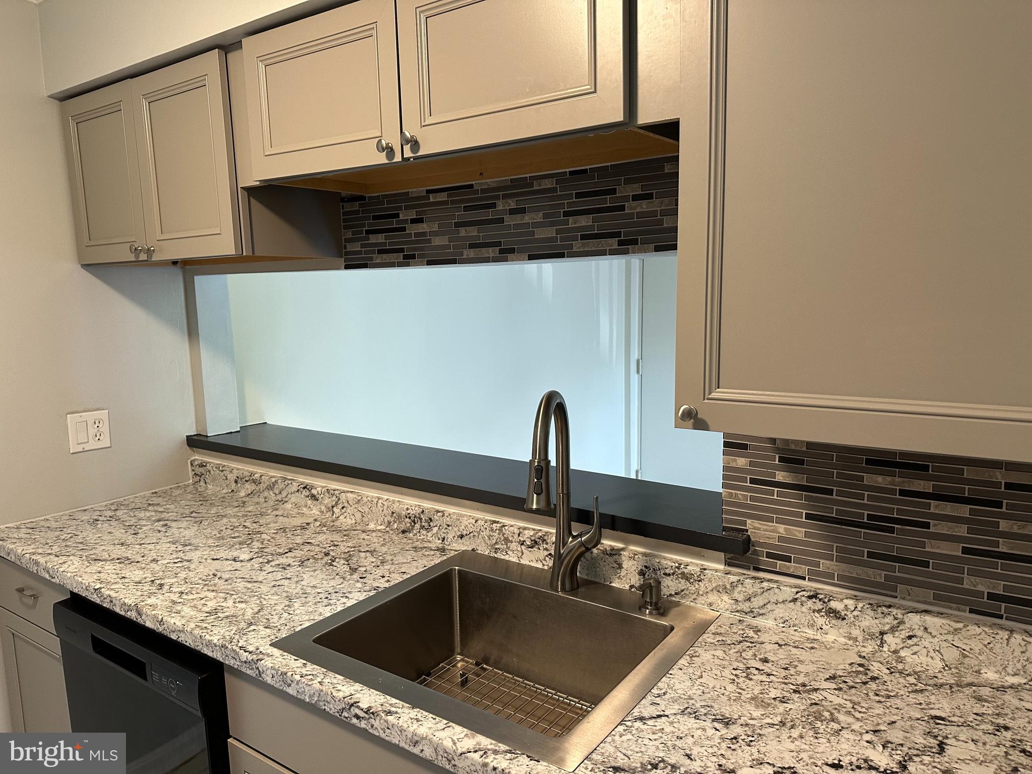 CROMWELL FOUNTAIN - Residential Lease