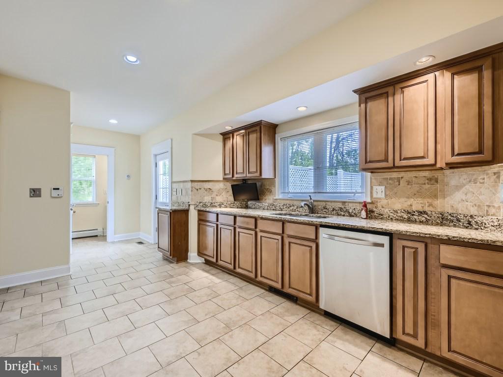 CARNEY - Residential Lease