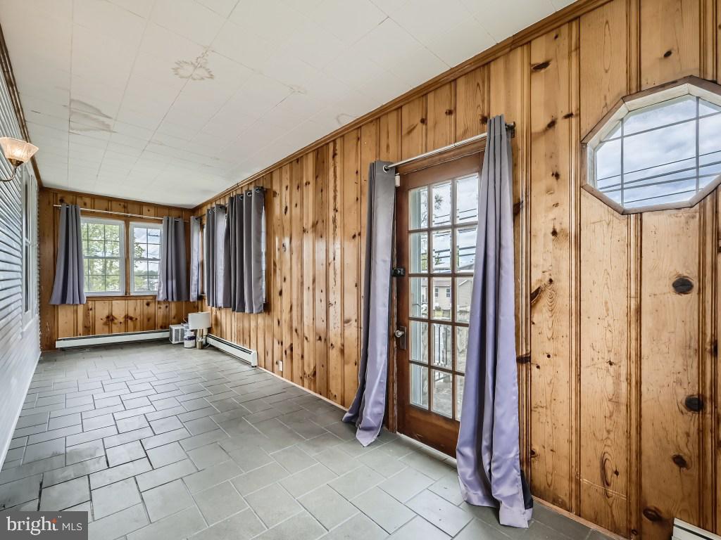 CARNEY - Residential Lease