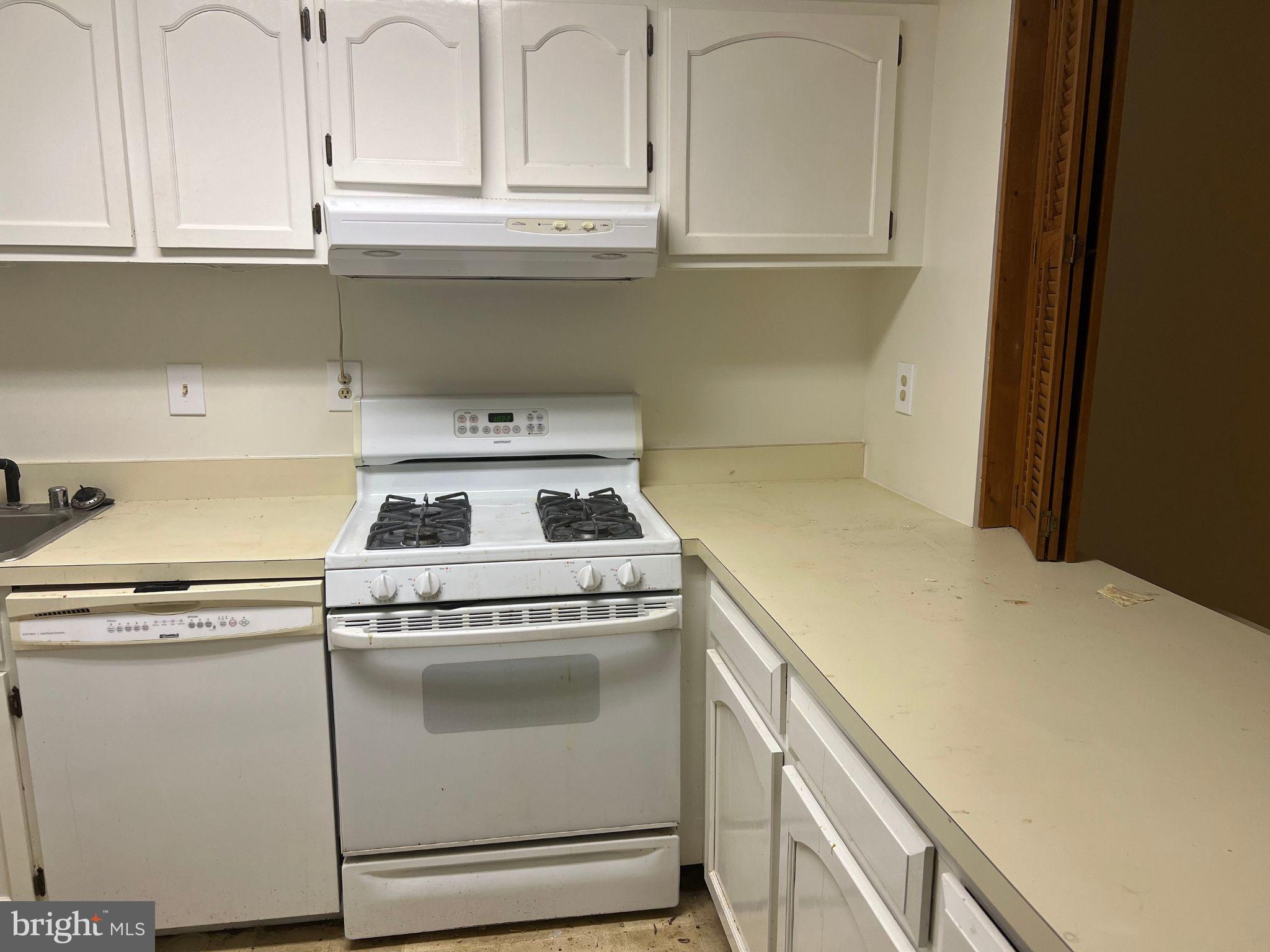 BURKE COVE - Residential