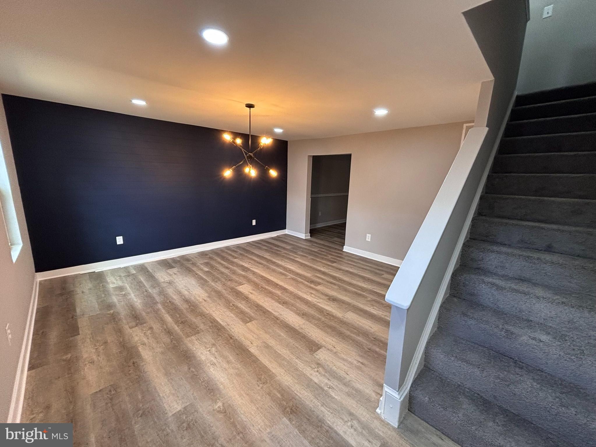 9833 TOWN LANE