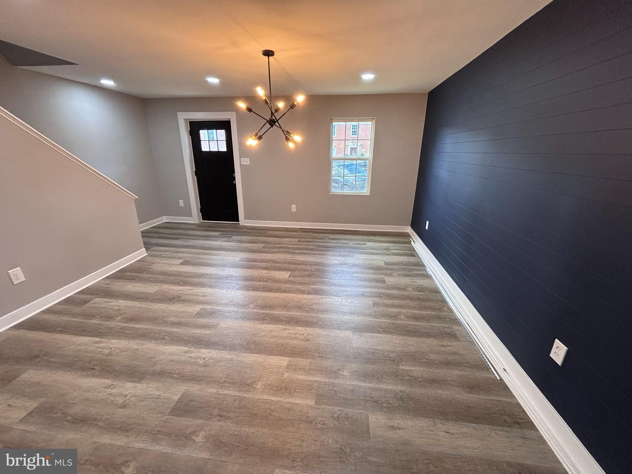 9833 TOWN LANE