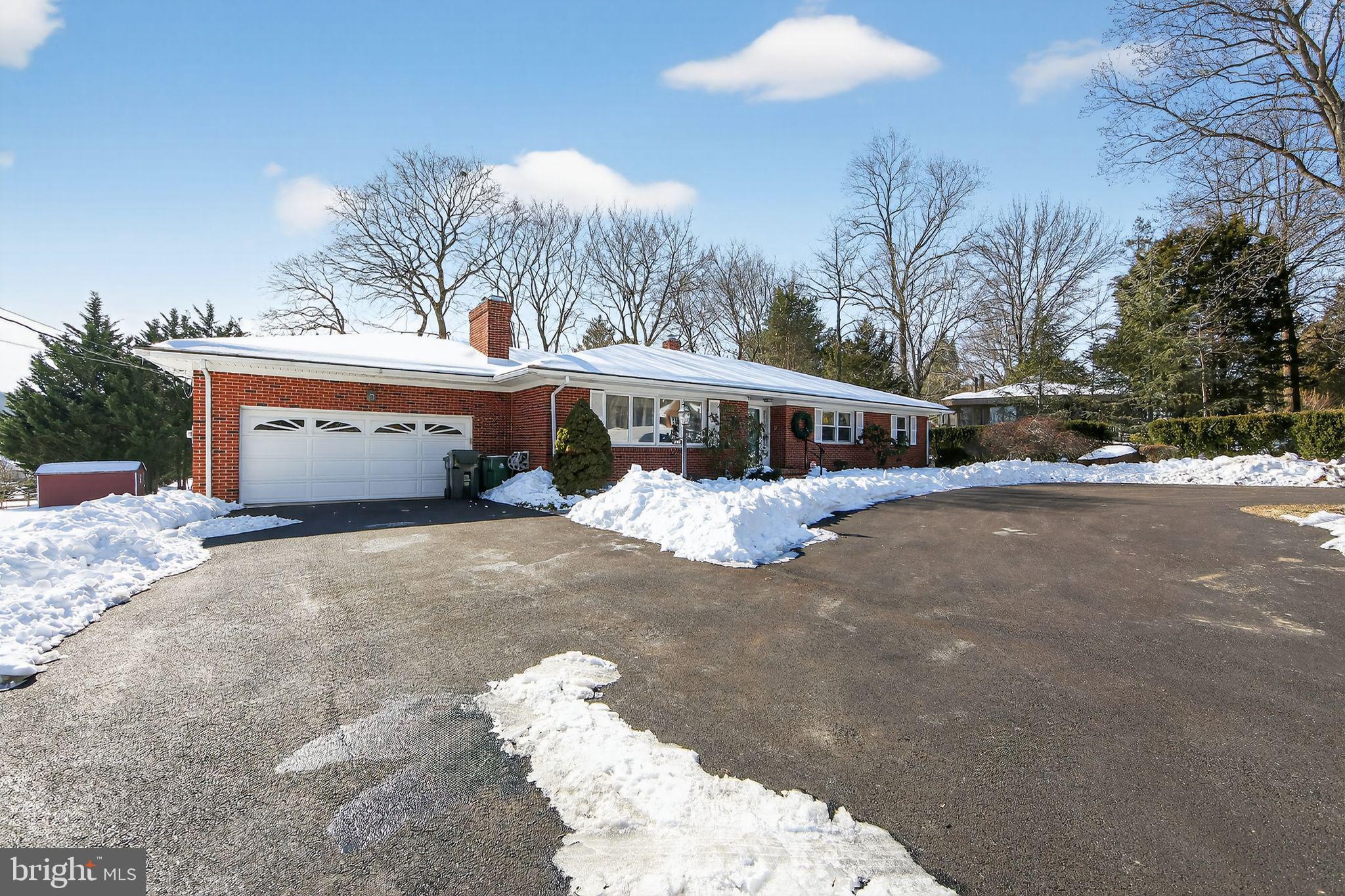 289 W CHESTNUT HILL ROAD