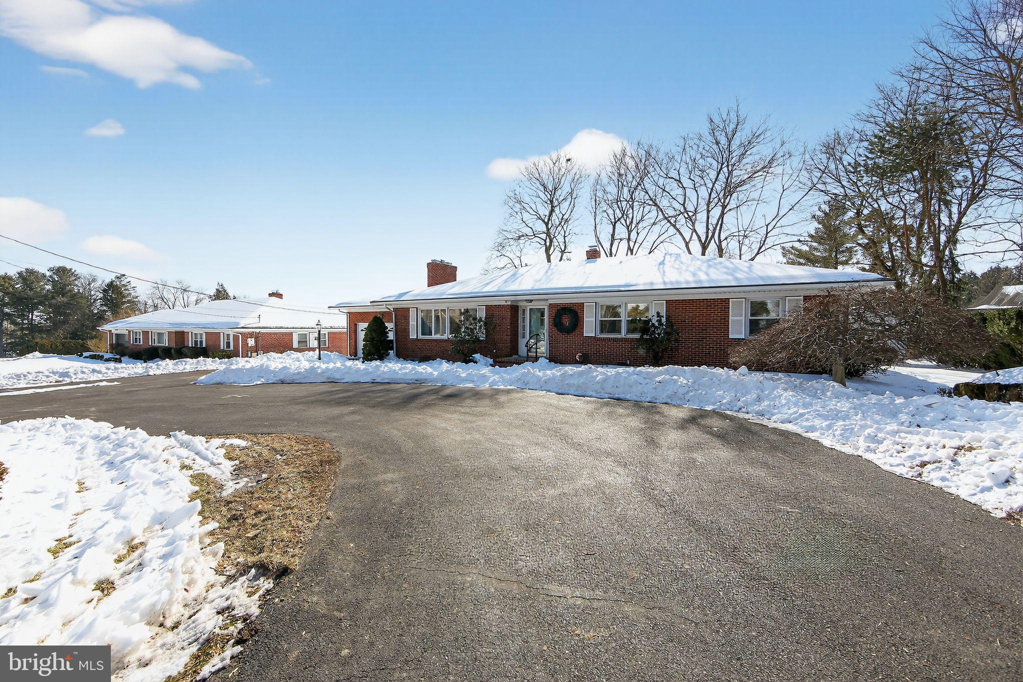 289 W CHESTNUT HILL ROAD