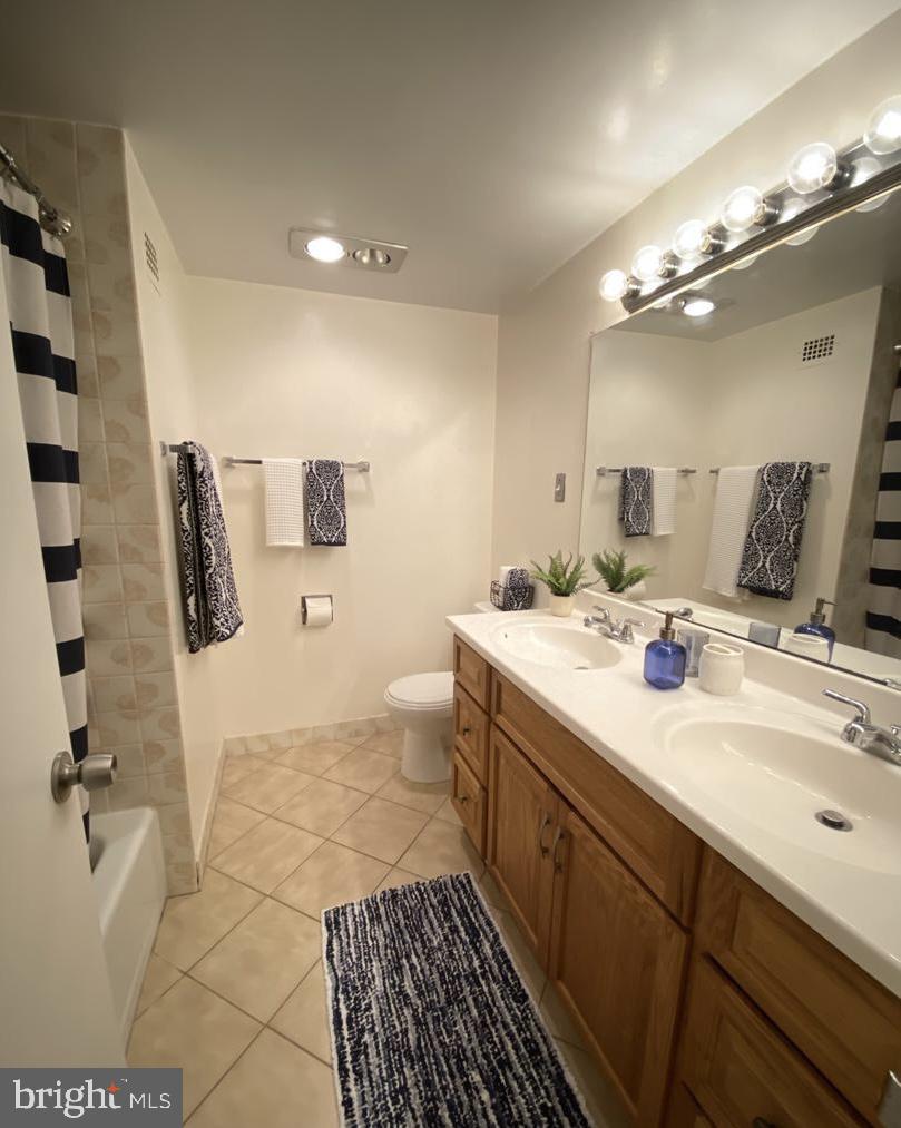 SKYLINE PLAZA - Residential Lease