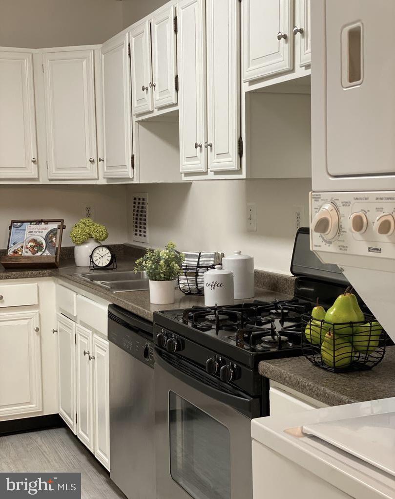 SKYLINE PLAZA - Residential Lease