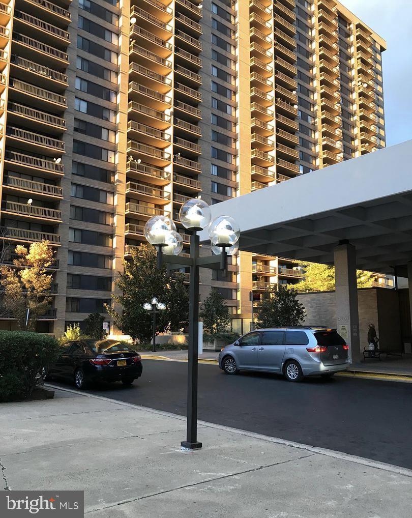 SKYLINE PLAZA - Residential Lease