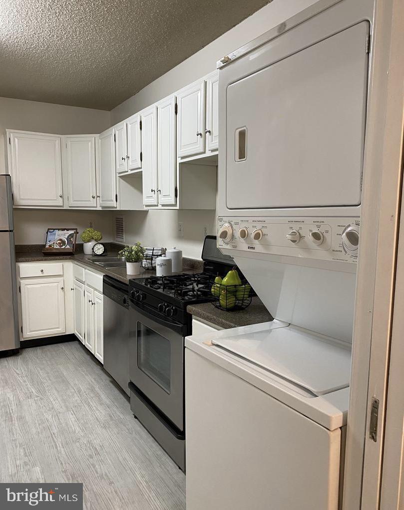 SKYLINE PLAZA - Residential Lease