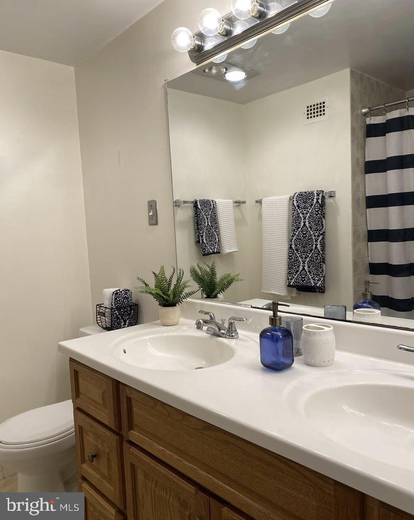 SKYLINE PLAZA - Residential Lease