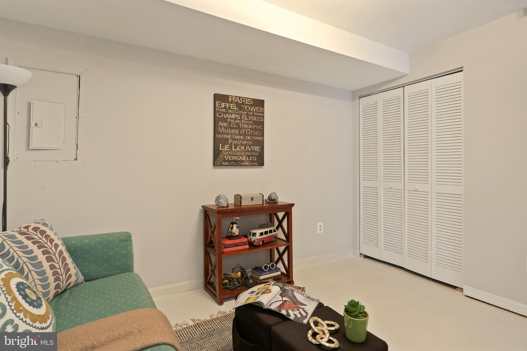 ST ANDREWS SQUARE - Residential