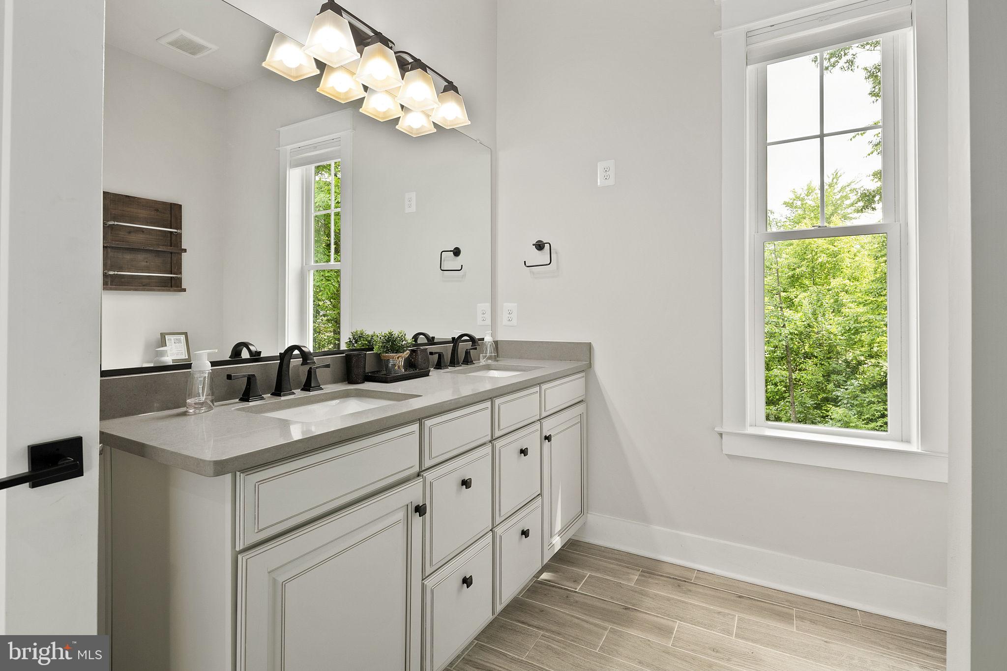 NOAH'S LANDING - Residential