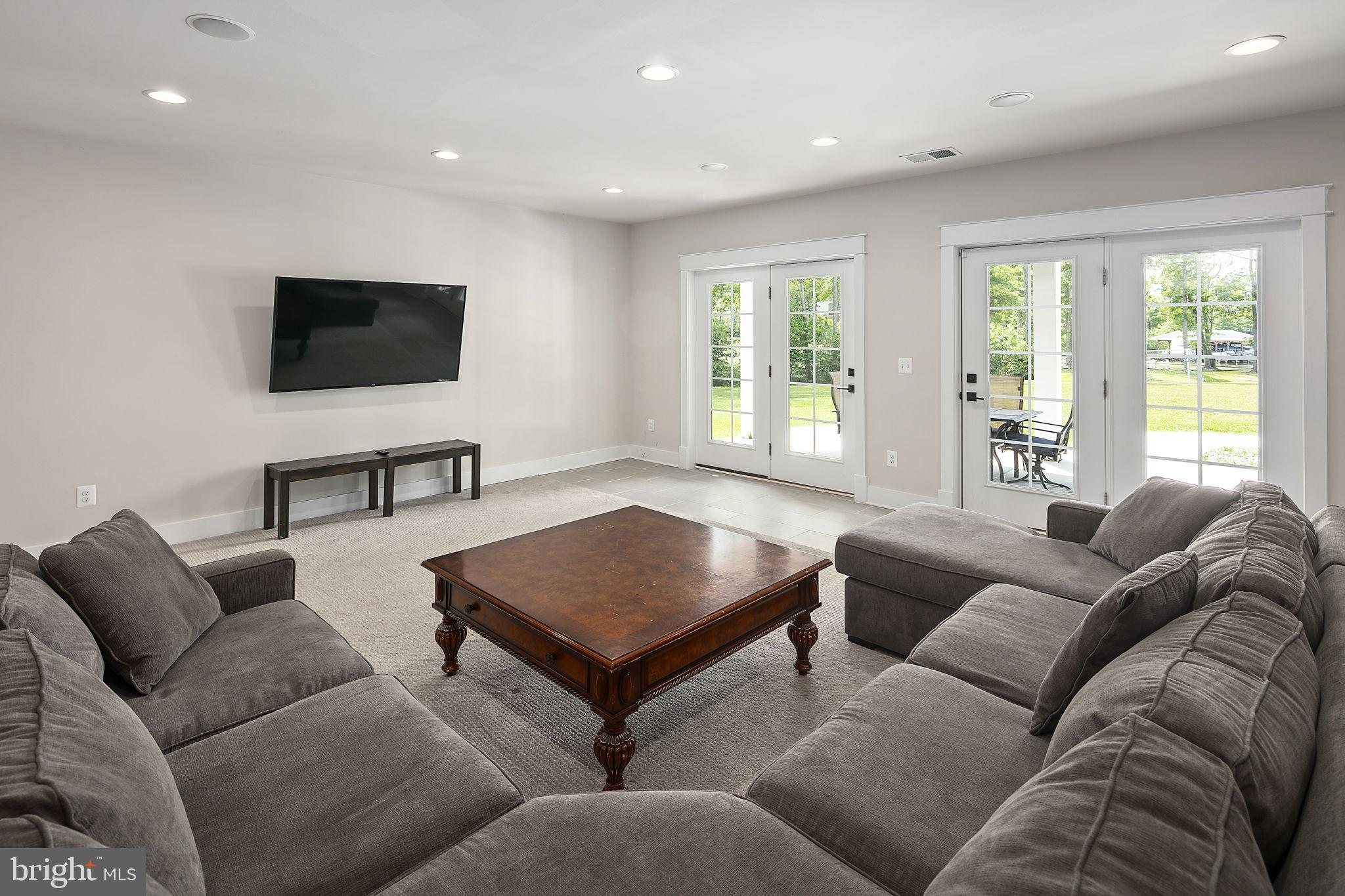 NOAH'S LANDING - Residential