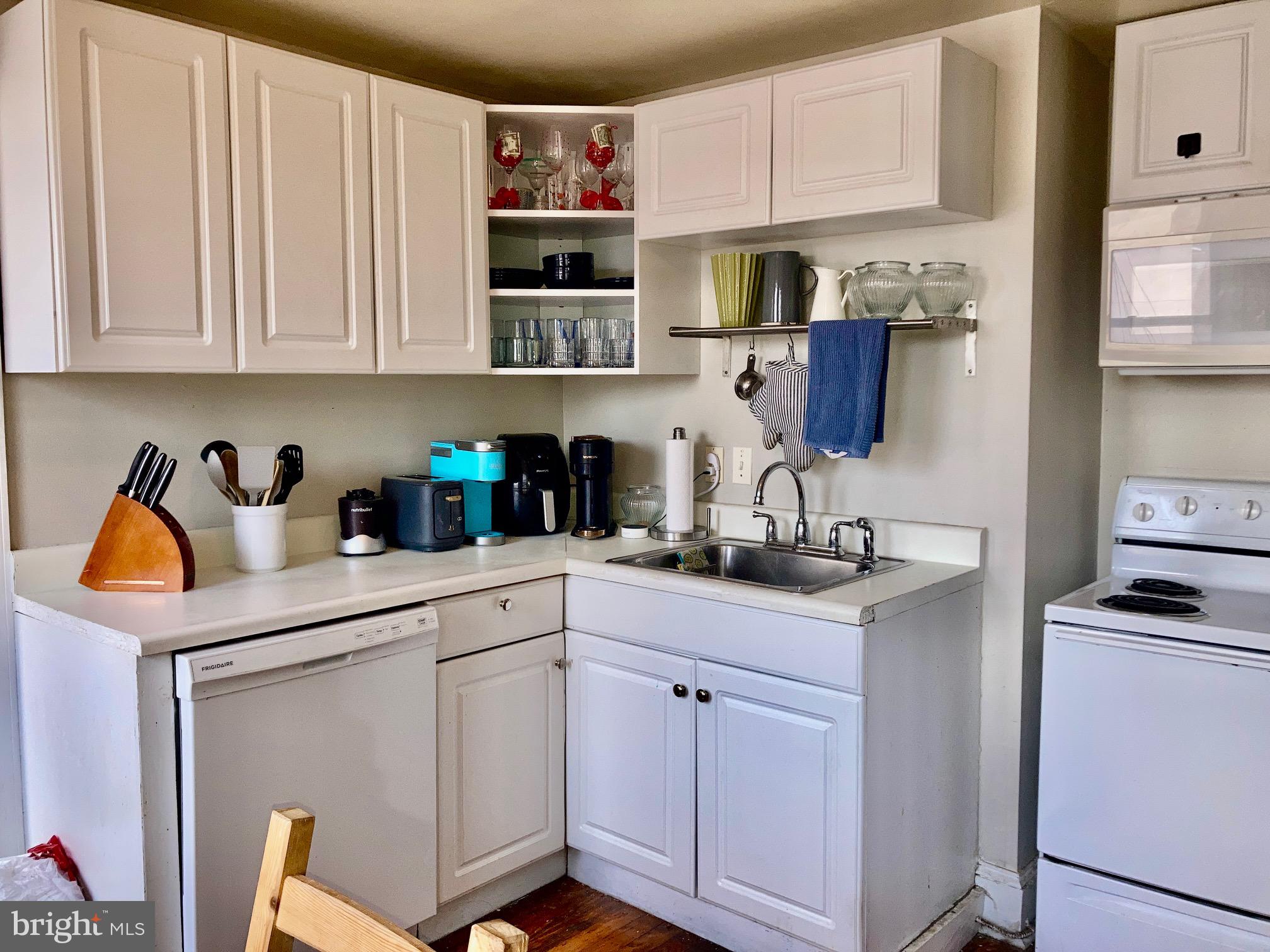 WASHINGTON SQ WEST - Residential Lease