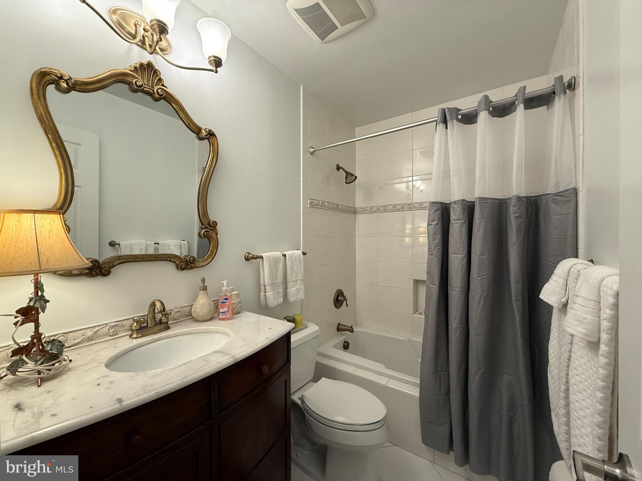 FOX MILL ESTATES - Residential