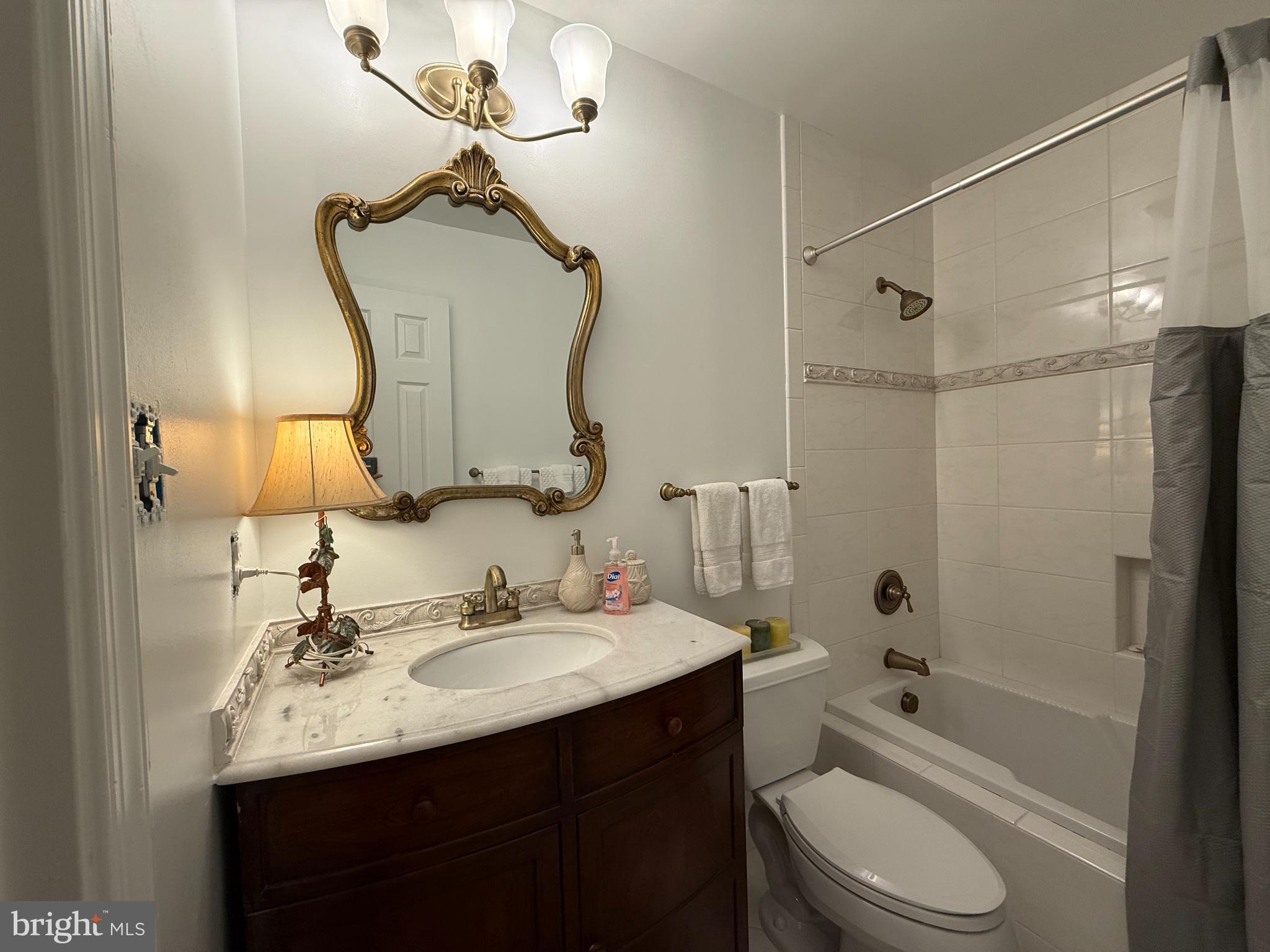 FOX MILL ESTATES - Residential