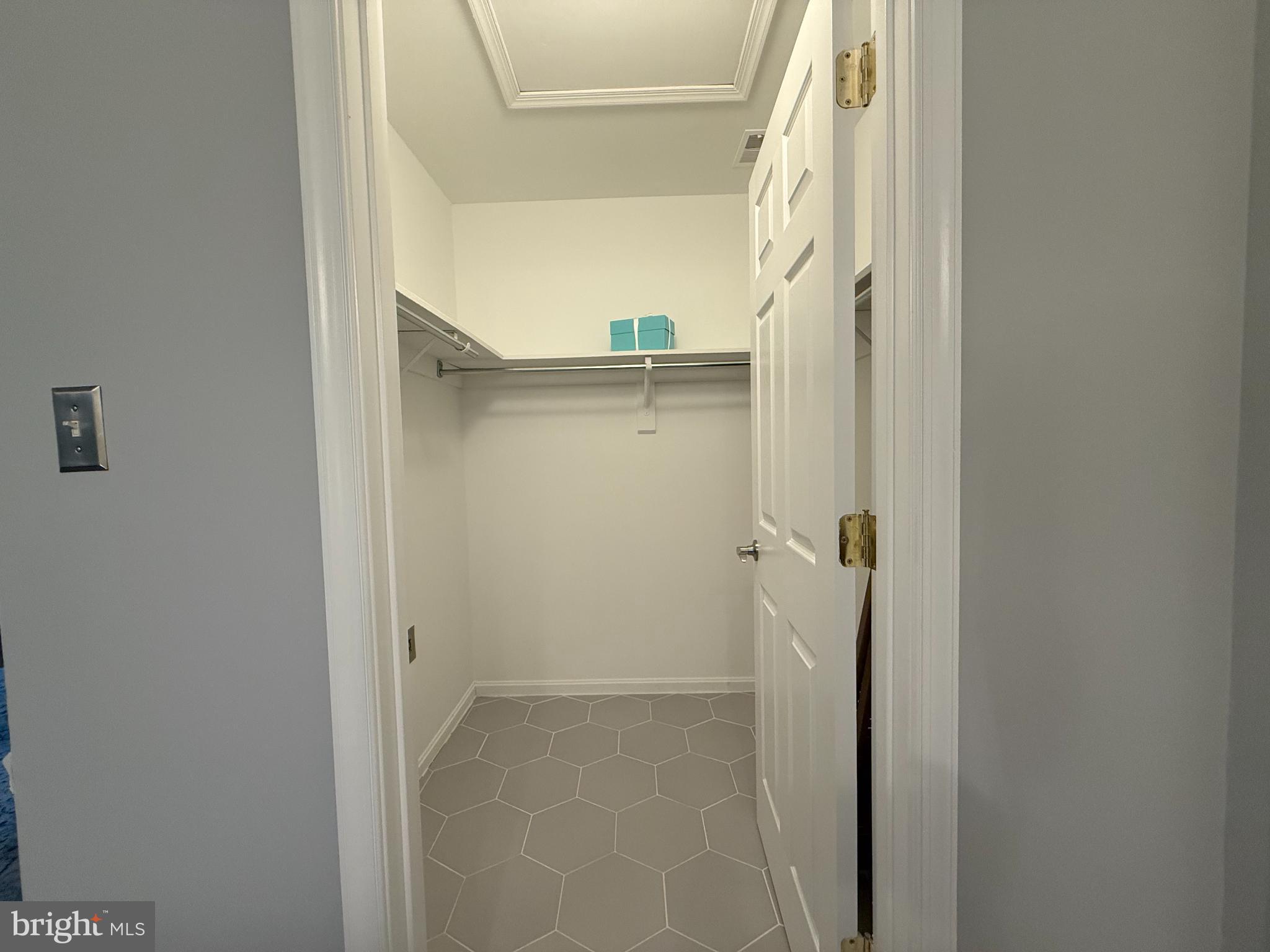 FOX MILL ESTATES - Residential