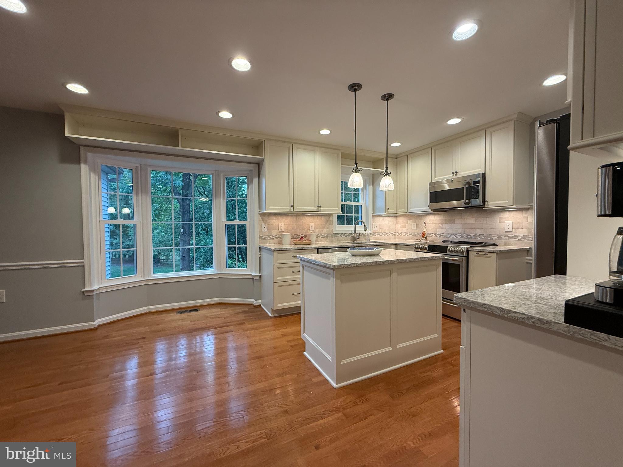 FOX MILL ESTATES - Residential