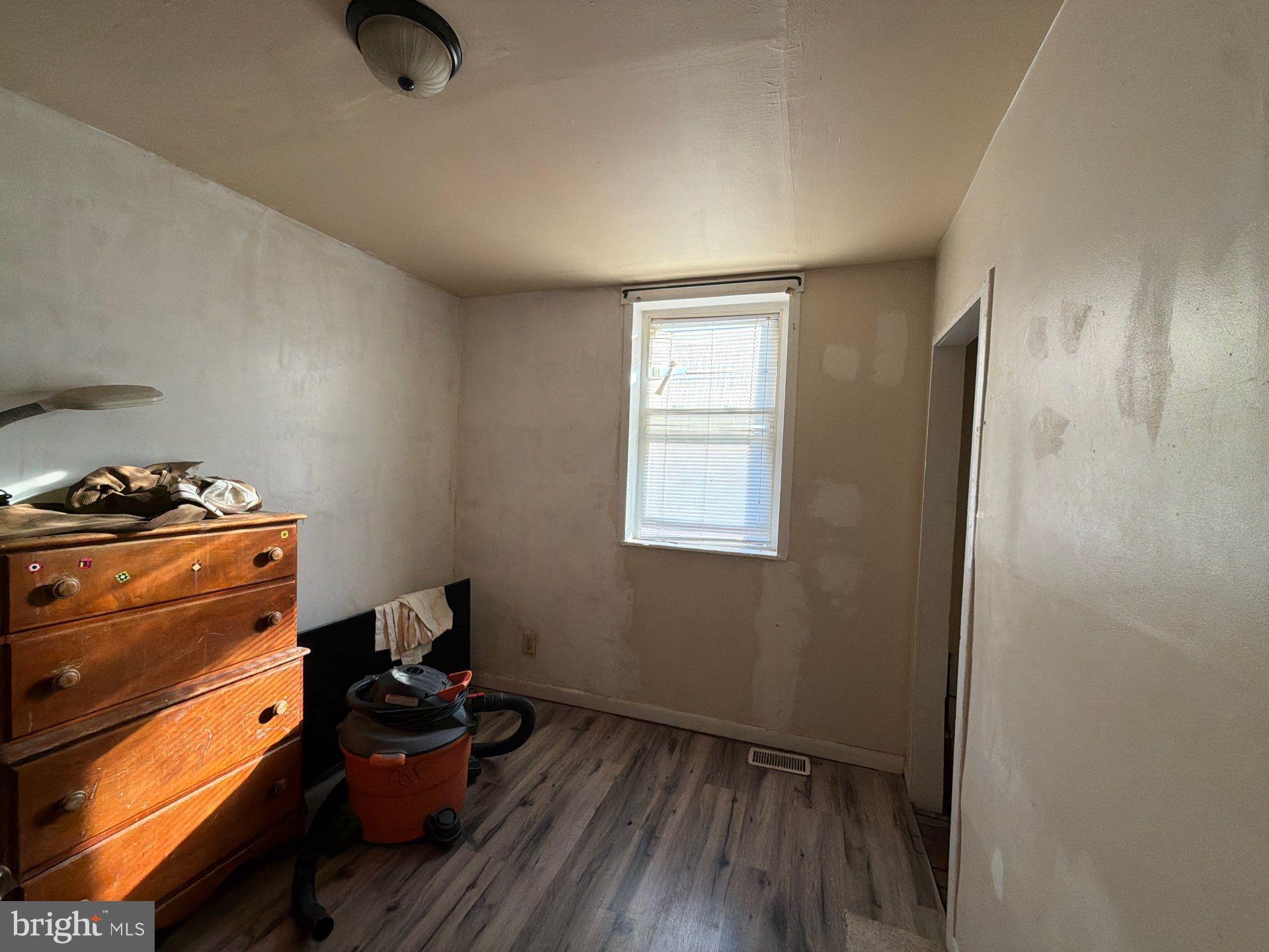 BOOTH-BOYD - Residential