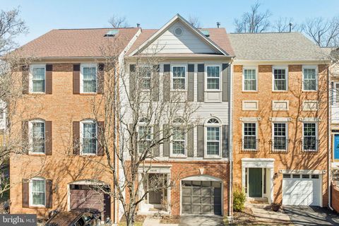 Photo of 44048 Gala Circle, ASHBURN, VA 20147 (MLS # VALO2115864)