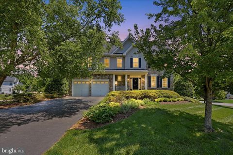Photo of 5466 Bantry Court, WOODBRIDGE, VA 22193 (MLS # VAPW2120086)