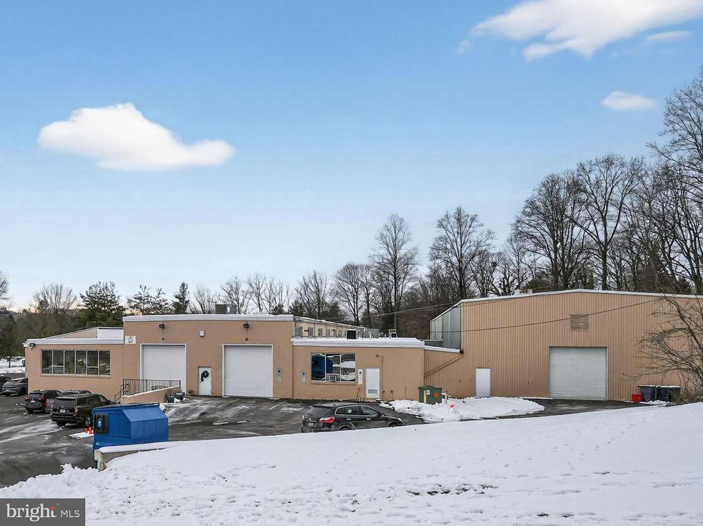 Photo of 860 Welsh Road, HUNTINGDON VALLEY, PA 19006 (MLS # PAMC2166182)